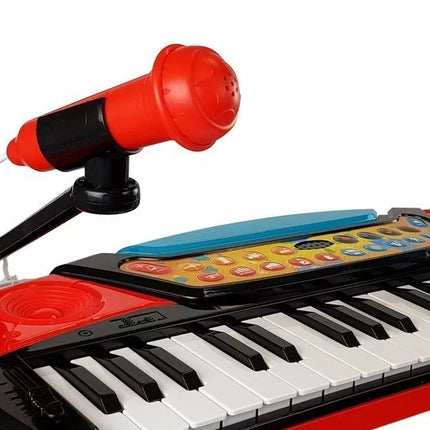 Pianinas su stovu, kėdute ir mikrofonu