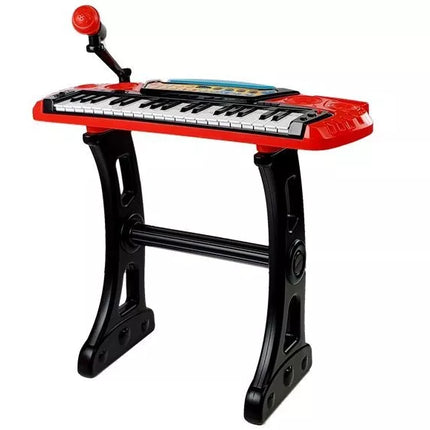 Pianinas su stovu, kėdute ir mikrofonu