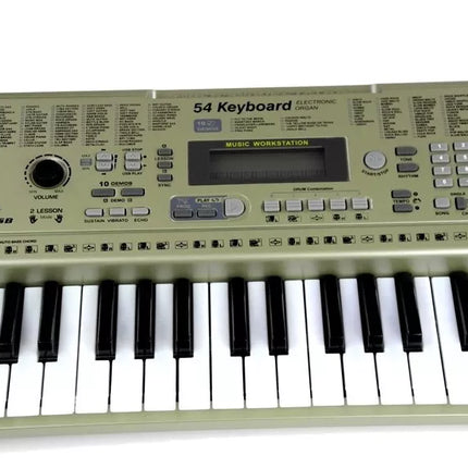 Pilkas muzikinis pianinas su mikrofonu