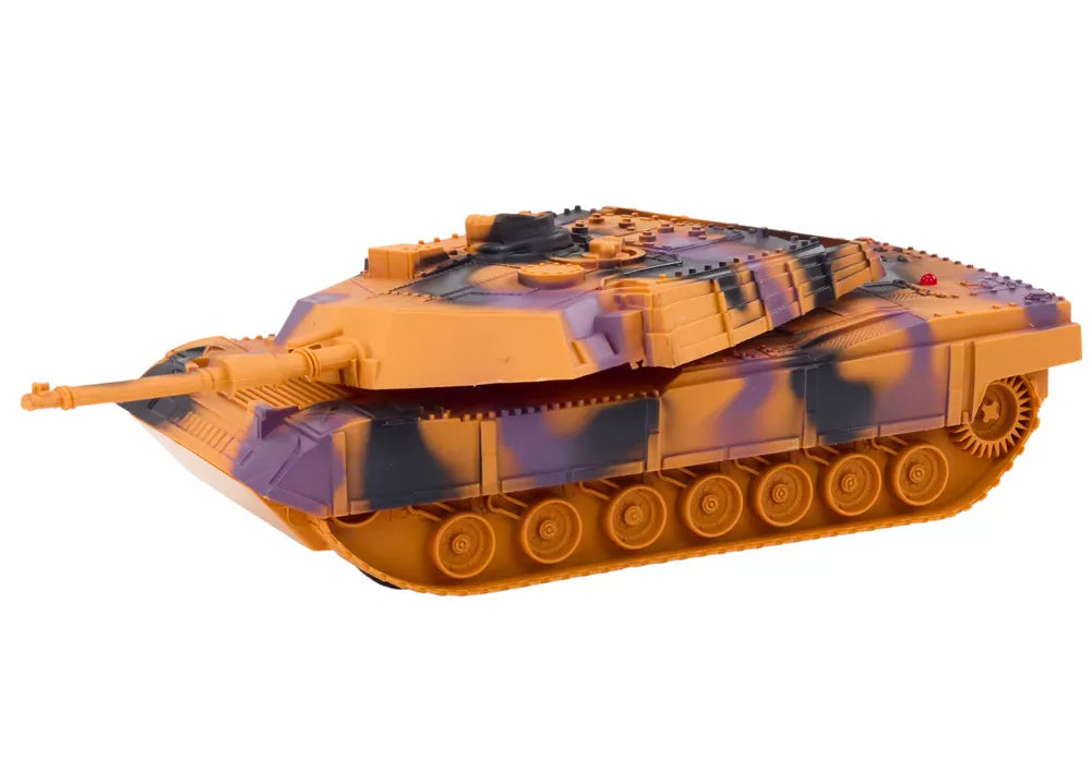 Karinės įrangos ir kareivių figurėlių rinkinys