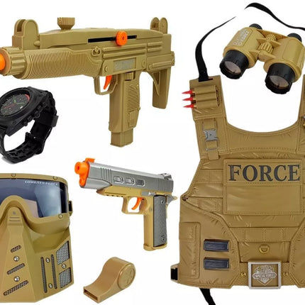 Karinis rinkinys su ginklais ir liemene