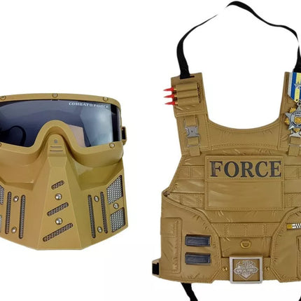 Karinis rinkinys su ginklais ir liemene