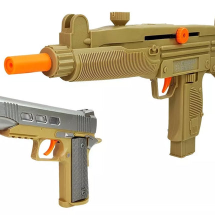 Karinis rinkinys su ginklais ir liemene