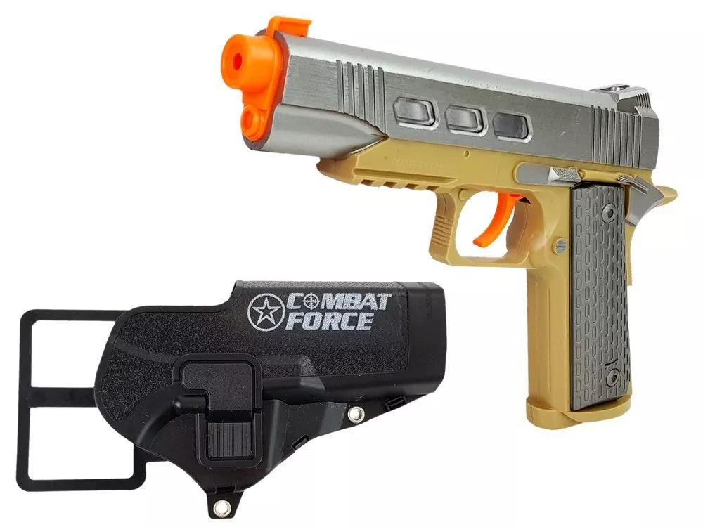 Karinis rinkinys su ginklais ir liemene