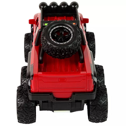 Raudonas visureigis su frikcine pavara