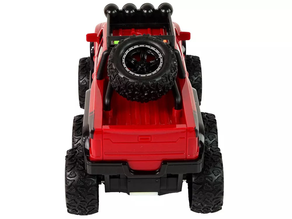 Raudonas visureigis su frikcine pavara