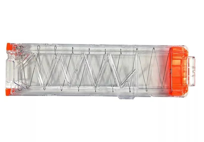 Didelis šautuvas su šovinių dėtuve ir šovinias