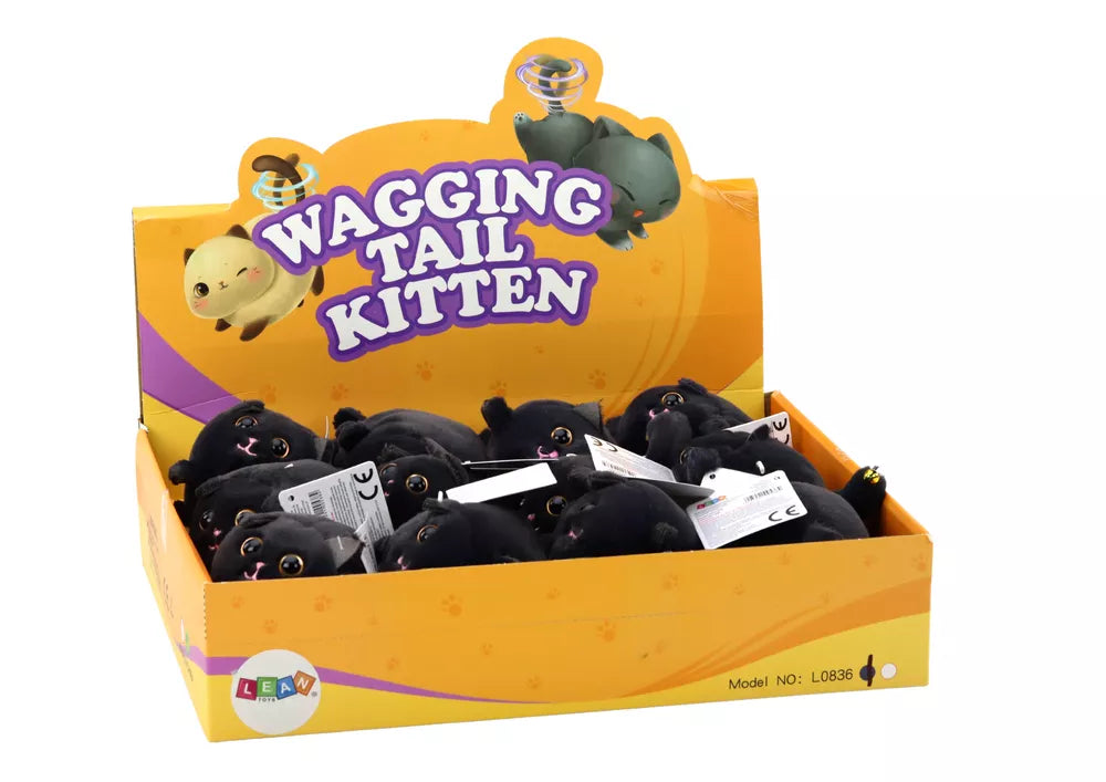 Pliušinis juodas šokinėjantis katinas