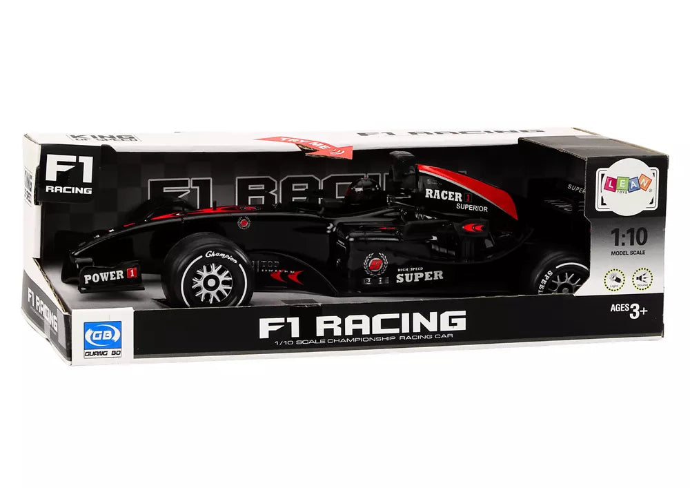 Juodas lenktyninis sportinis automobilis