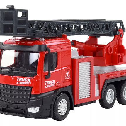 Raudonas gaisrinis sunkvežimis su ištraukiama kopėčių strėle