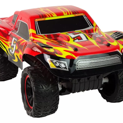 Nuotoliniu būdu valdomas raudonas visureigis