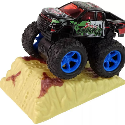 Sunkvežimis monstras su rampa