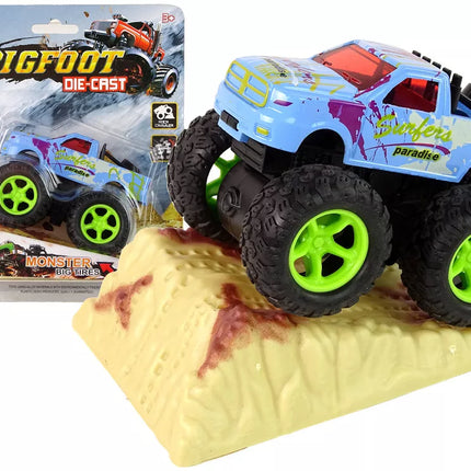 Sunkvežimis monstras su rampa