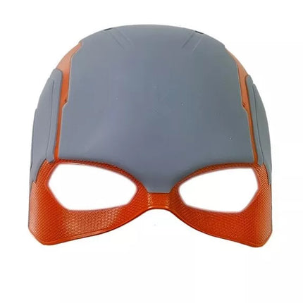 Juodas/raudonas šautuvas su šovinimis ir kauke