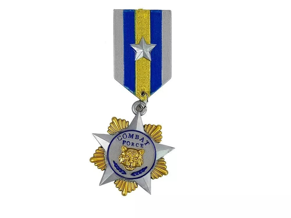 Karinis rinkinys su šautuvu ir peiliu