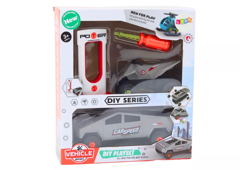 Modernus automobilio ir keturračio rinkinys