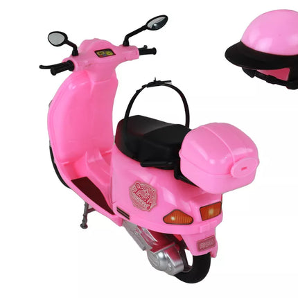 Lėlė su motorolerio komplektu.