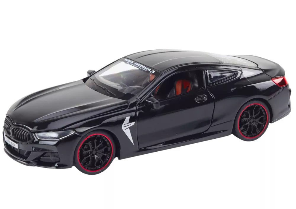 Juodas sportinis automobilis vaikams