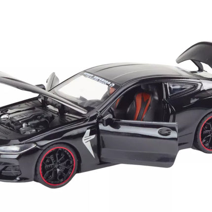 Juodas sportinis automobilis vaikams