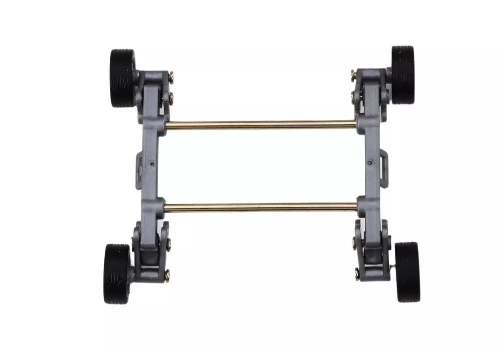 Baltas sunkvežimis su kranu