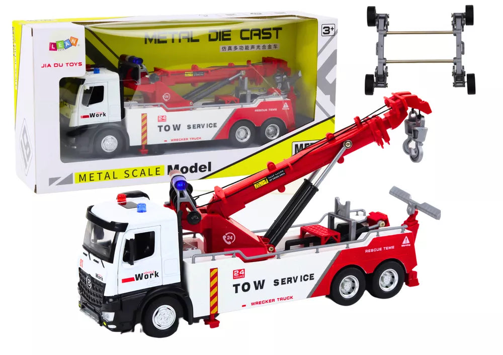 Baltas sunkvežimis su kranu