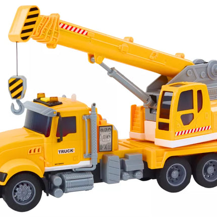 Geltonas sunkvežimis su kranu