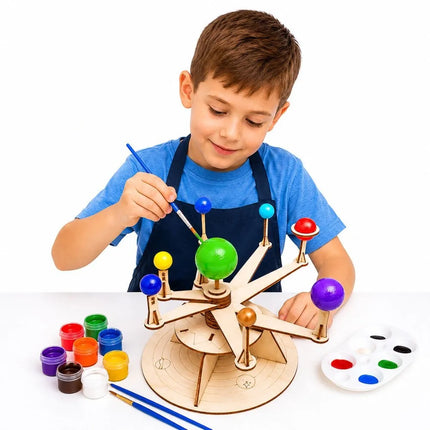 DIY medinis Saulės sistemos modelis vaikams