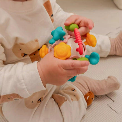 „WOOPIE BABY“ minkštas barškučiai – 4 viename kramtukas ir sensorinis žaislas kūdikiams nuo 0 mėn.