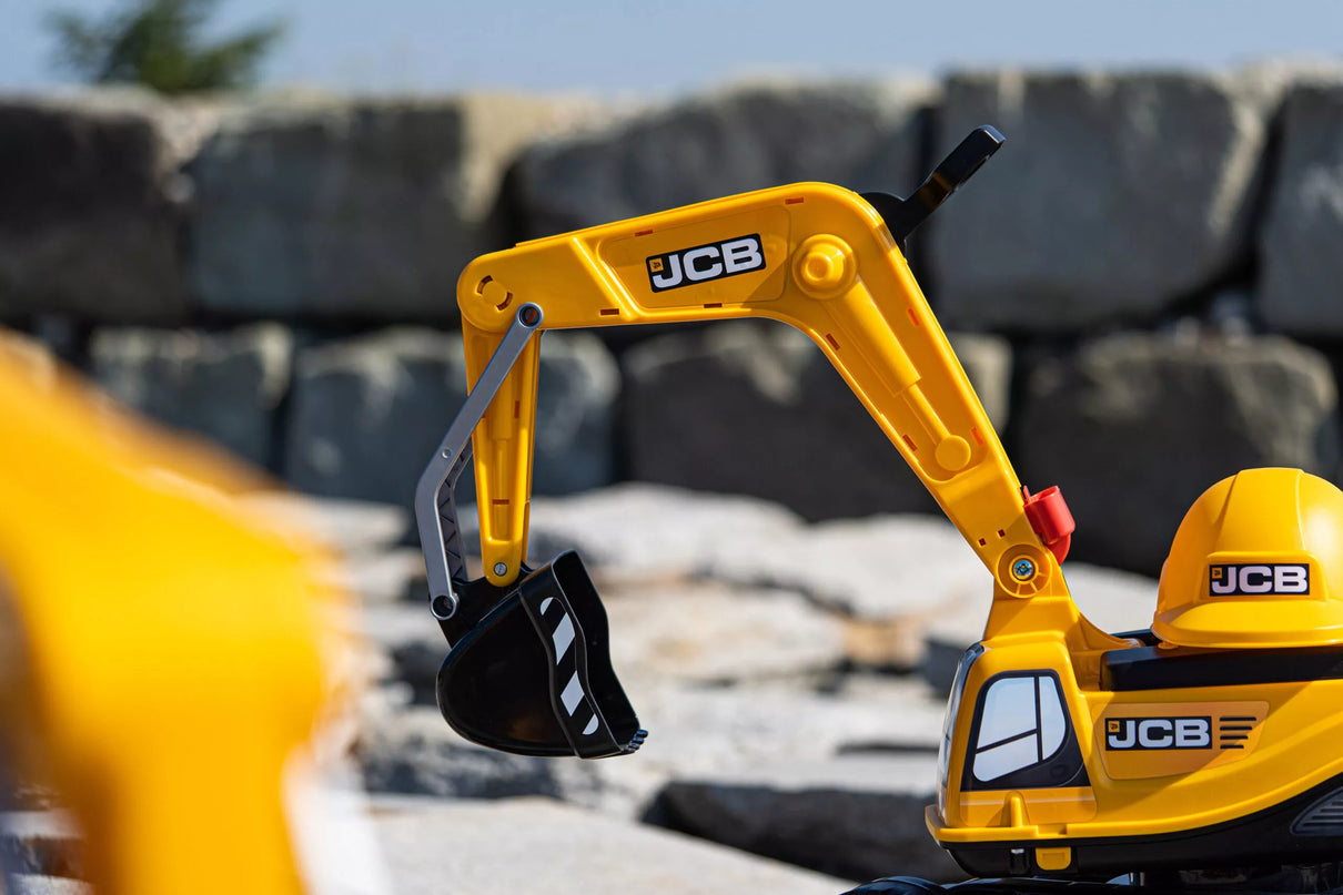 Falk JCB ekskavatorius–stumdukas su 360° strėle ir apsauginiu šalmu
