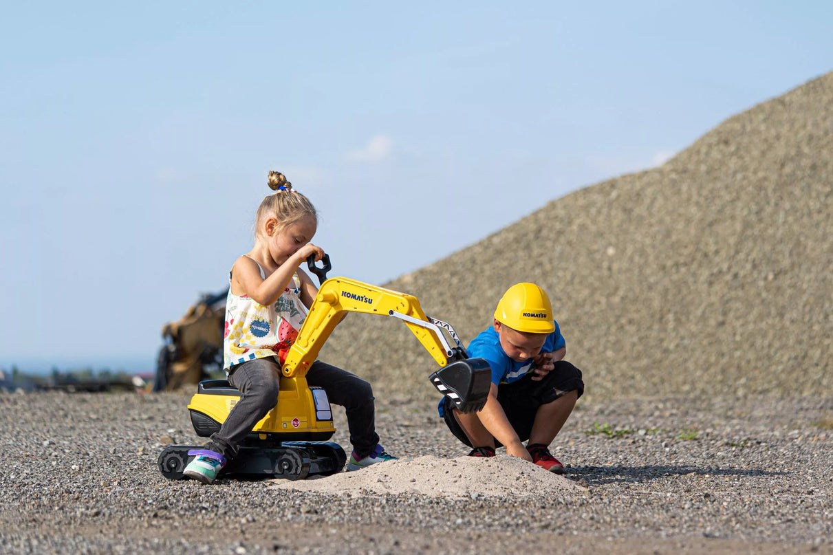 Falk Komatsu ekskavatorius–stumdukas su 360° kabina ir apsauginiu šalmu