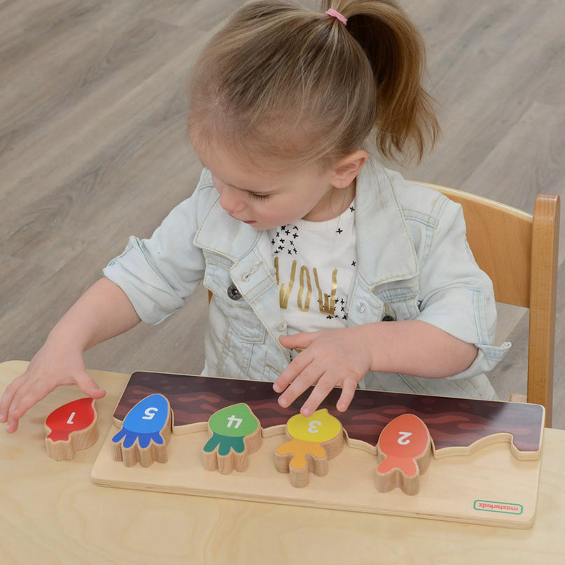 MASTERKIDZ Medinė edukacinė lysvė – skaičiai, spalvos ir daržovės