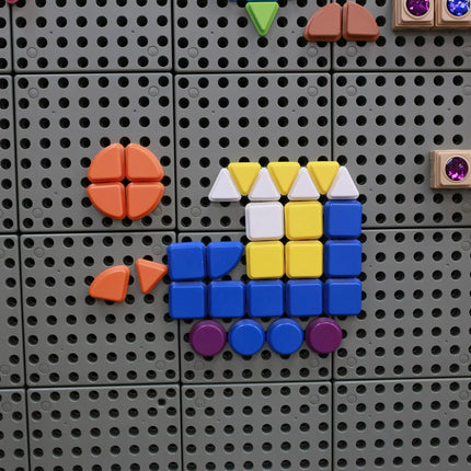 MASTERKIDZ 64 geometrinių formų kaiščių rinkinys STEM lentoms