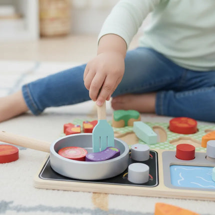TOOKY TOY medinė virtuvė su priedais – mažojo šefo rinkinys