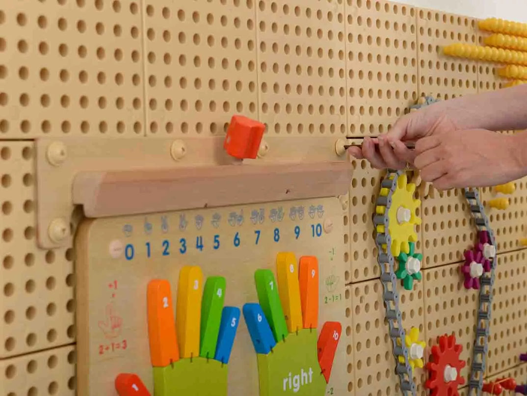 MASTERKIDZ STEM – lanksti tvirtinimo sistema edukacinėms lentoms