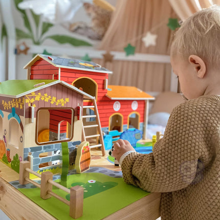WOOPIE GREEN „Mega ūkis“ gyvūnų figūrėlių rinkinys su tvartu – karvidė ir vištidė