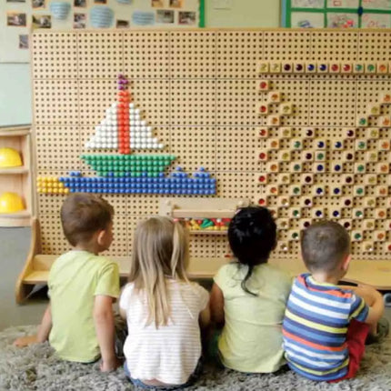 MASTERKIDZ STEM Manipulation Board – mobilus edukacinis manipuliacijų stendas su perforuota sienele