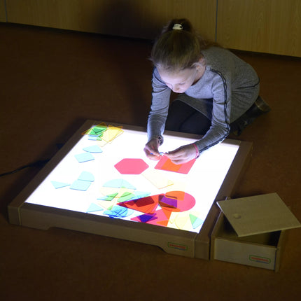Masterkidz LED Sensorinė Šviesos Dėžė – spalvų, formų ir šviesos tyrinėjimo centras vaikams