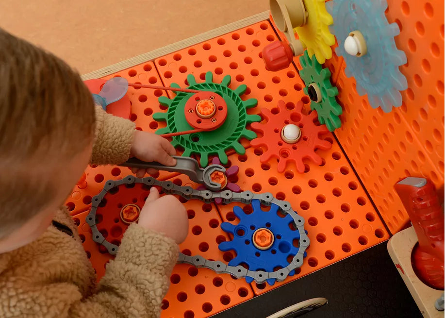 „Masterkidz“ medinės dirbtuvės XXL Montessori STEM su įrankiais ir priedais.