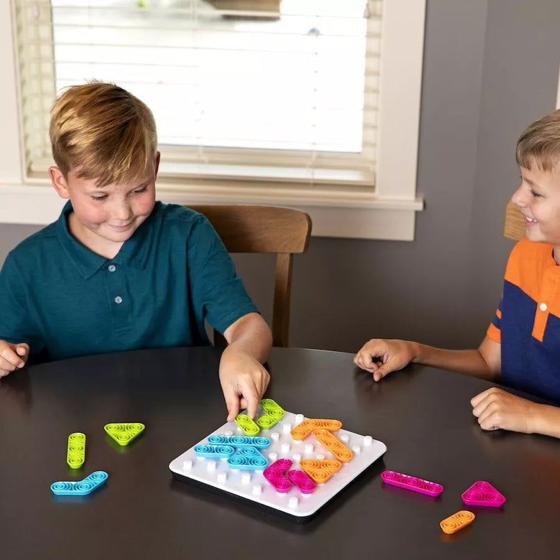 Loginis stalo žaidimas - Gridblock