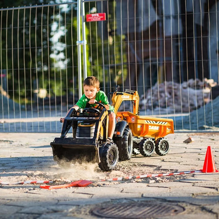 Minamas ekskavatorius su priekaba
