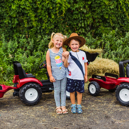 FALK „Valtra S4“ pedalinis traktorius su kaušu ir priekaba