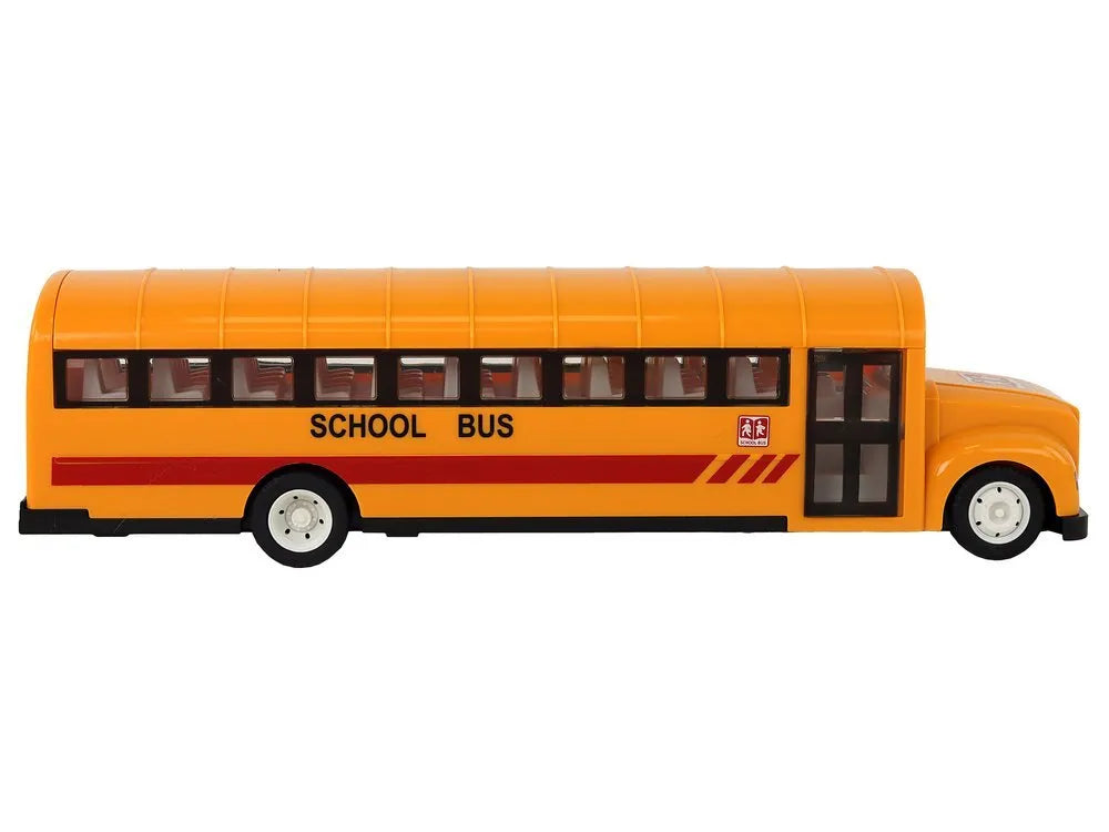 Geltonas nuotoliniu valdomas mokyklinis autobusas