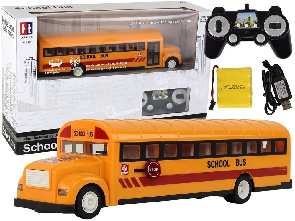 Geltonas nuotoliniu valdomas mokyklinis autobusas