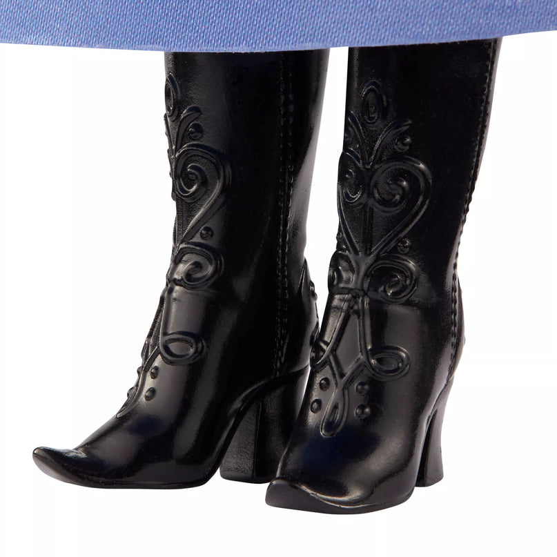 DISNEY FROZEN lėlė Ana (1 filmo dalies įkvėpta išvaizda) (HLW49)