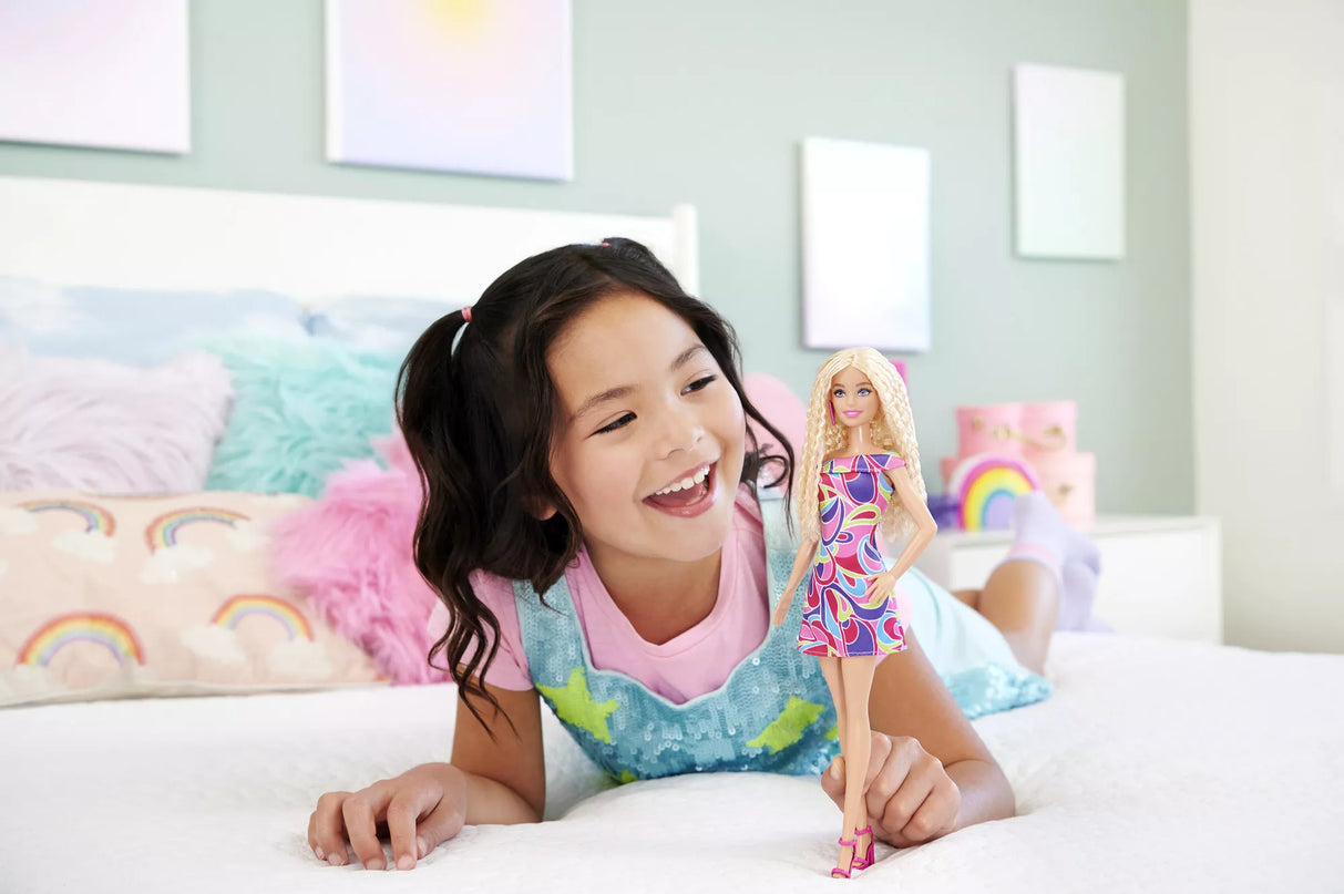 BARBIE madistė margaspalve suknele (HRH20)