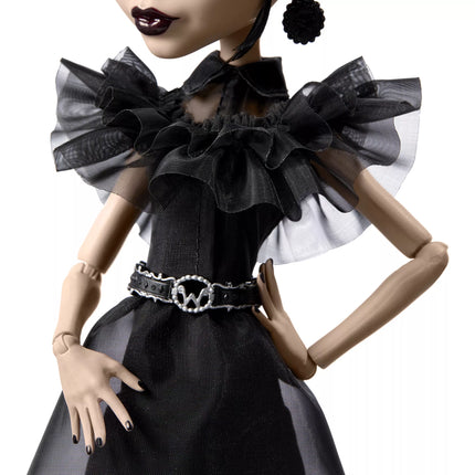 MONSTER HIGH X WEDNESDAY lėlė Trečiadienė juoda suknele (HXJ03)