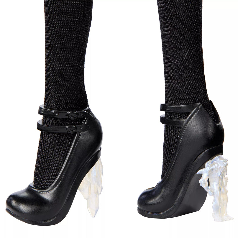 MONSTER HIGH X WEDNESDAY lėlė Trečiadienė juoda suknele (HXJ03)