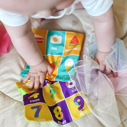 WOOPIE BABY edukacinis sensorinis žaislas „Lady Tag“ servetėlių dėžutė