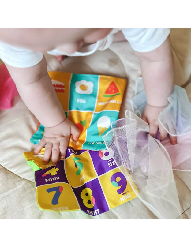 WOOPIE BABY edukacinis sensorinis žaislas „Lady Tag“ servetėlių dėžutė