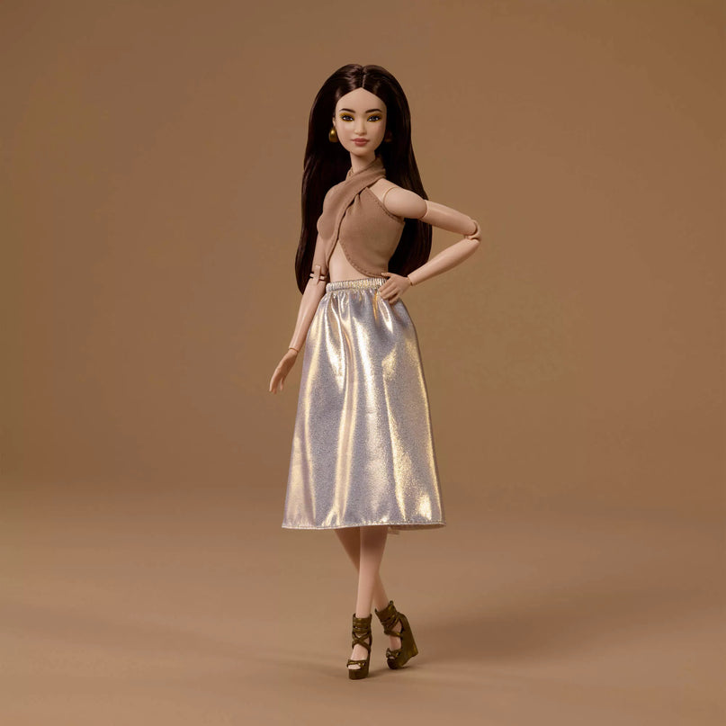 BARBIE BASICS No6 lėlė (JJX25)
